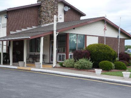 Budget Inn Batavia Exterior photo