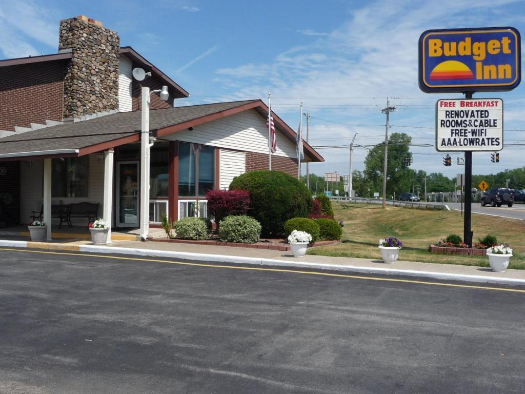 Budget Inn Batavia Exterior photo