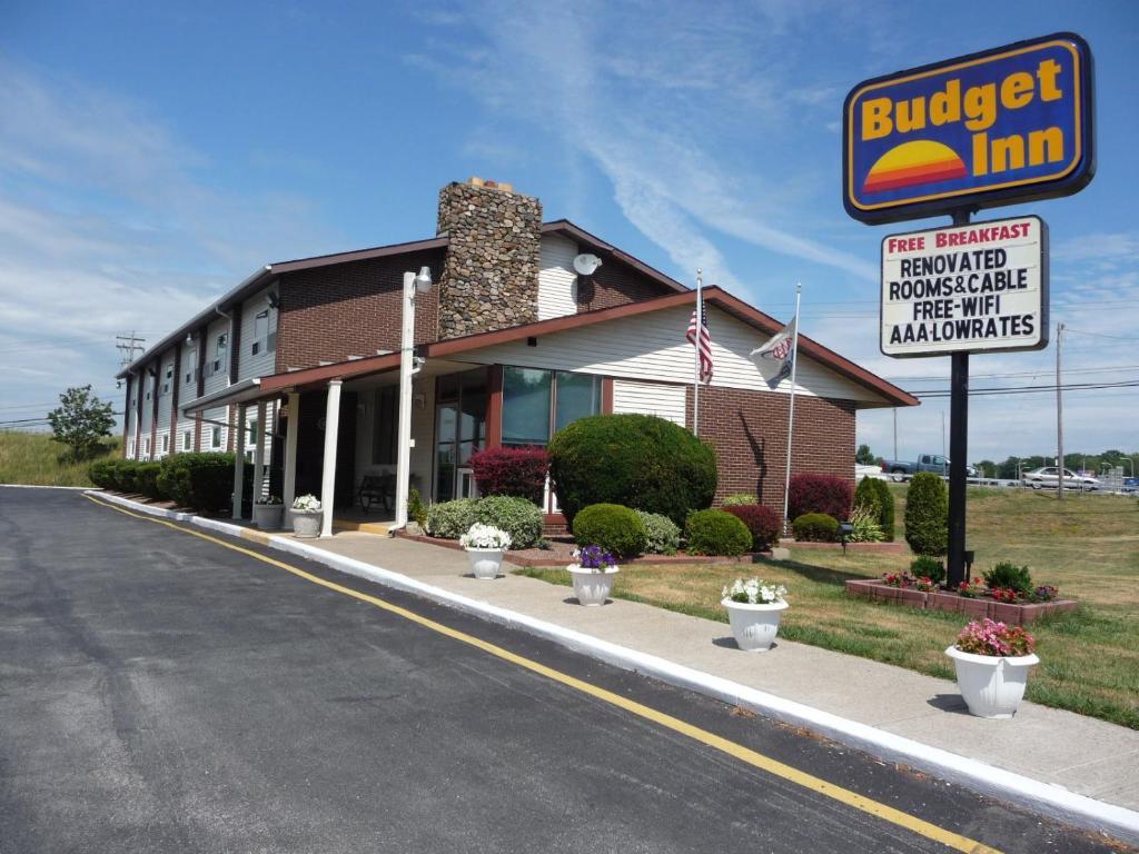 Budget Inn Batavia Exterior photo