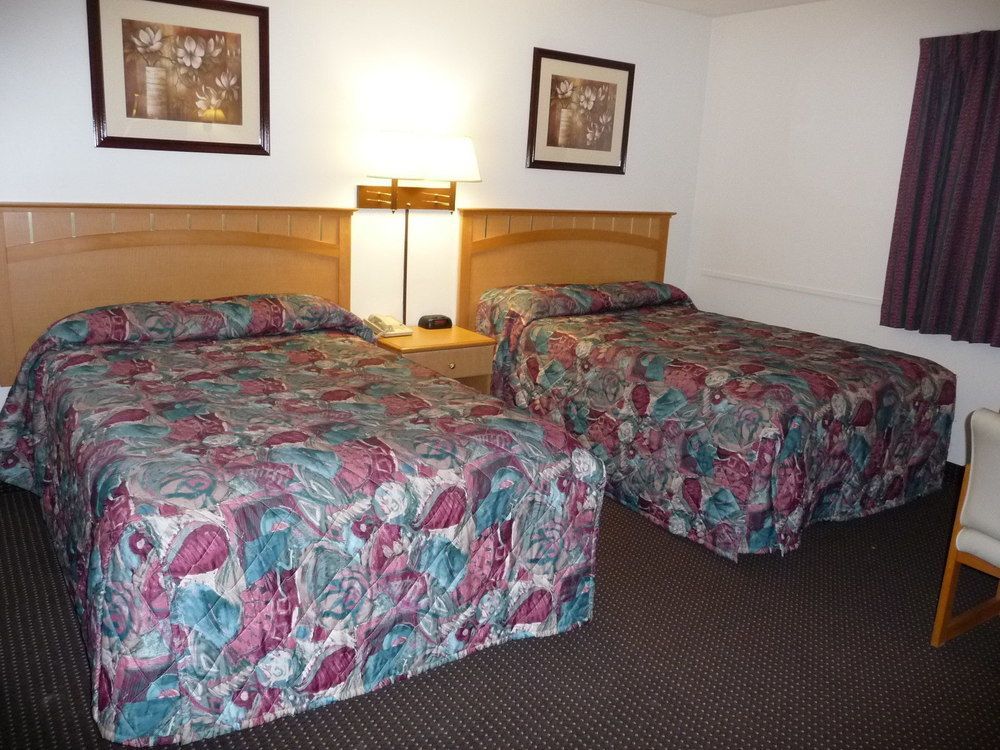 Budget Inn Batavia Exterior photo